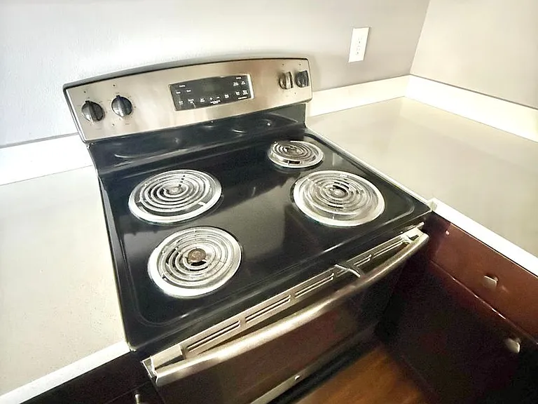 4236 TM Montlake Villas LLC — Photo 13