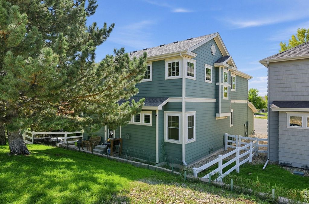 2052 Salida Ct