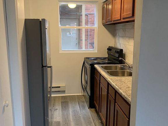4th image of 1794 Gault St APT F
