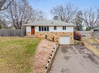 527 Granite Ave N, Oakdale, MN 55128