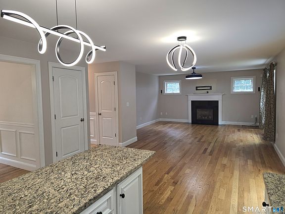 4th image of 299 Bushy Hill Rd
