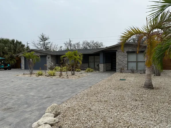 5533 Shadow Lawn Dr, Sarasota, FL 34242