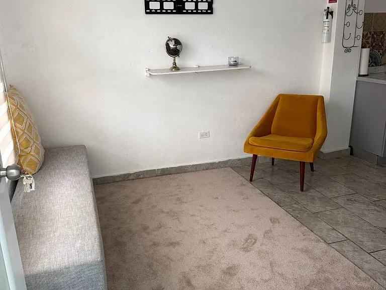 45 Calle Barcelona — Photo 2