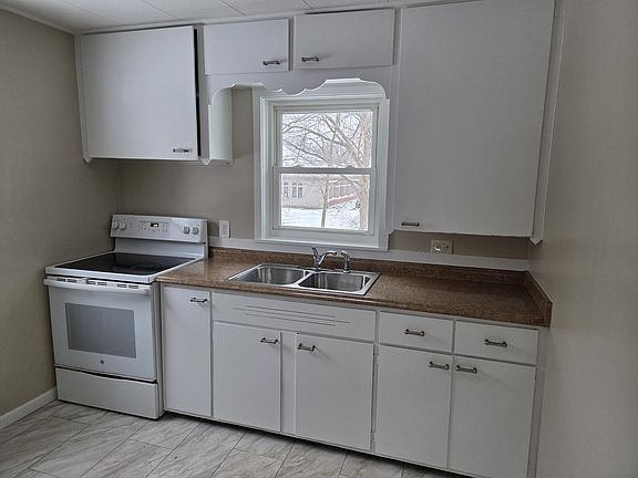 4th image of 5925 Nevada Ave