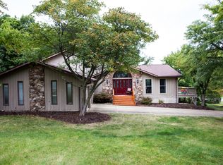 3845 Alla Dr, Seven Hills, OH 44131