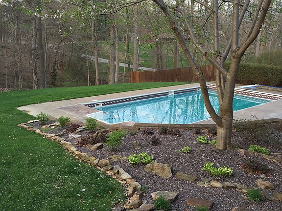 3rd image of 6901 Springdale Dr