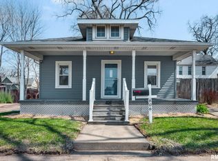 806 S 3rd St, Pekin, IL 61554