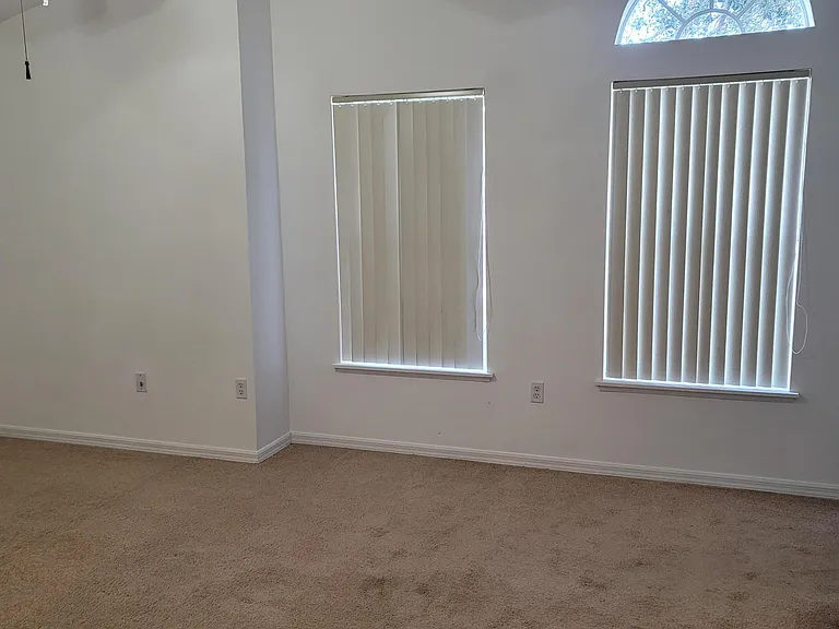4615 Elena Way — Photo 10