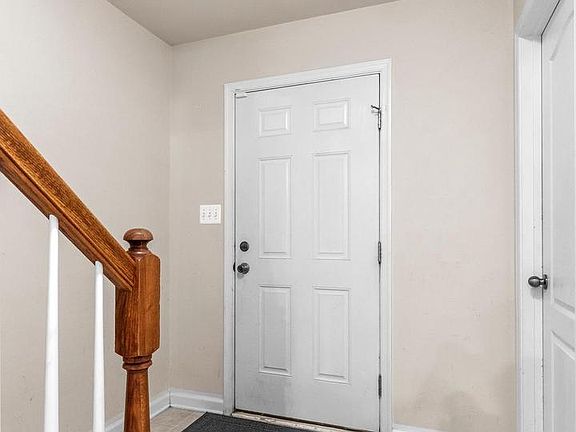 3rd image of 344 Dickens Dr