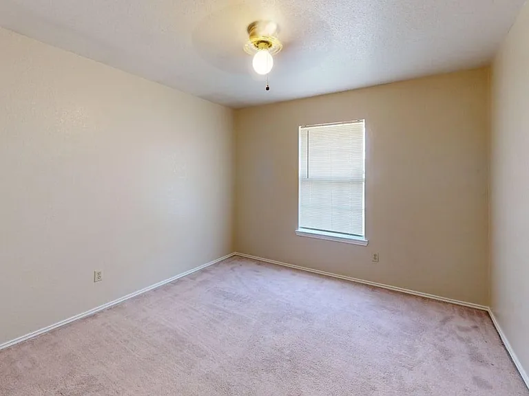 4405 Hondo Dr — Photo 8
