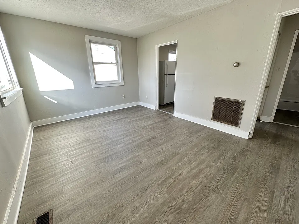 1609 Ray St