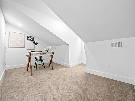 4th image of 1431 Adams St