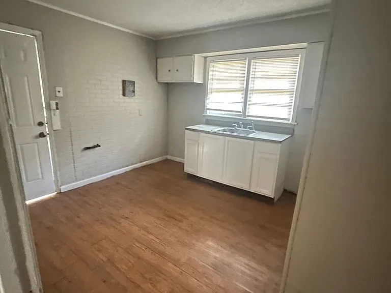 1659 S Cooper St — Photo 7