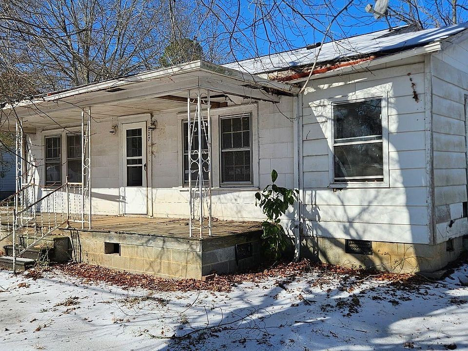 1st image of 807 E Green St