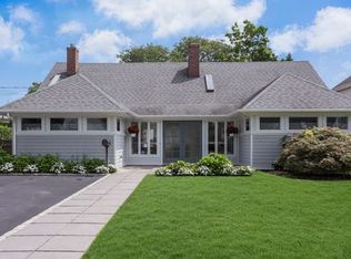 9 Cathay Rd, East Rockaway, NY 11518