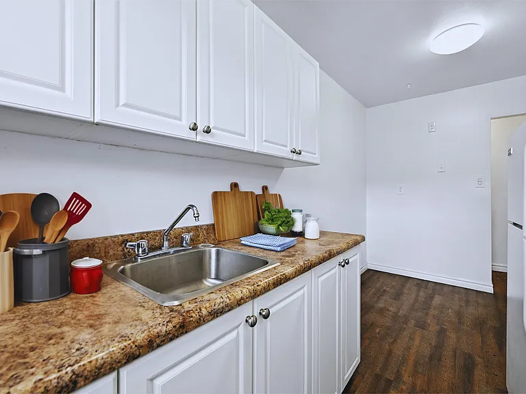 36 Herkimer St — Photo 9