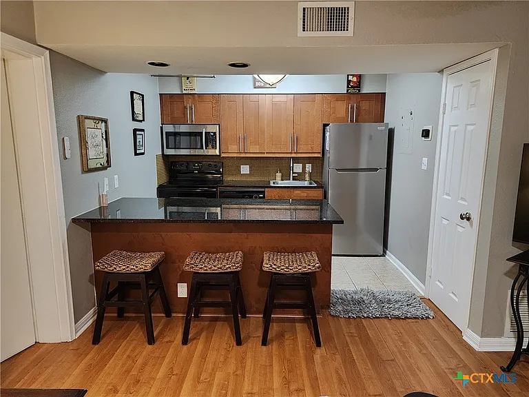 7685 Northcross Dr #308 — Photo 9