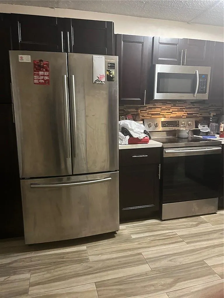 2 bed, 2.0 bath, 1060 sqft, $2,300 — Photo 4