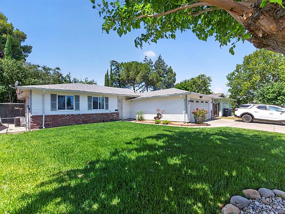2nd image of 9 Shasta Drive