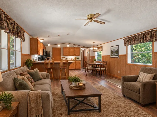 1617 Archer Ln, Nekoosa, WI 54457