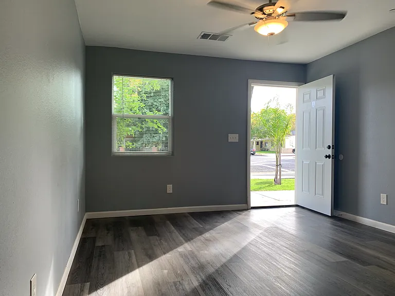 235 W South St — Photo 6