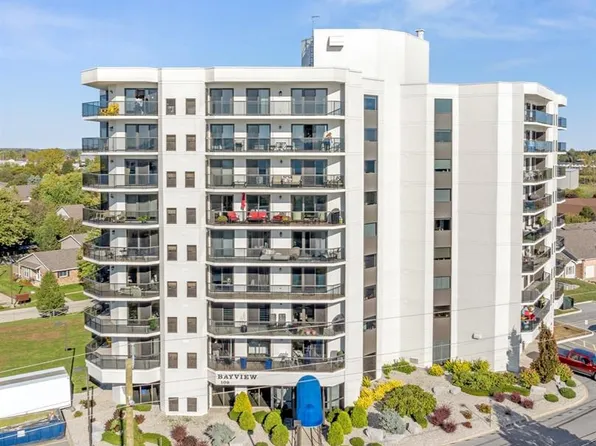 109 Robson Rd #201, Leamington, ON N8H 3V4