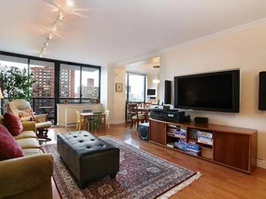 Sold by Corcoran | media 24