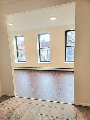 3rd image of 219 E 118th St #3