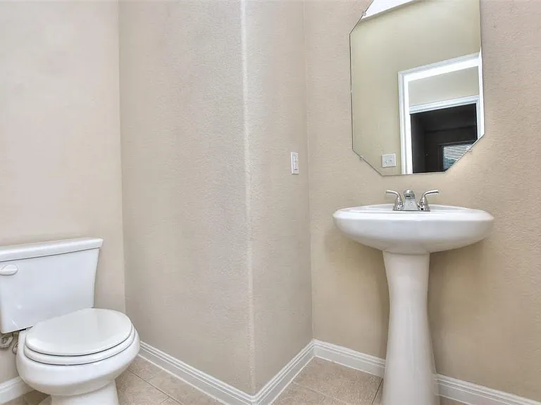 7993 Arezzo Dr — Photo 6