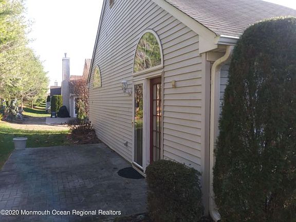 4th image of 3567 Vicari Ave
