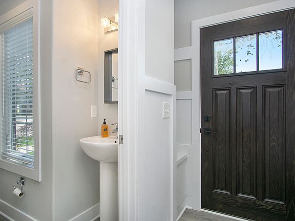 5th image of 253 Jackson St #3