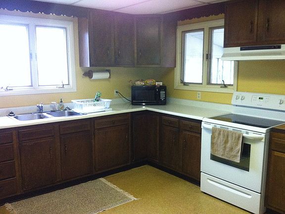 5th image of 38 Pleasant St