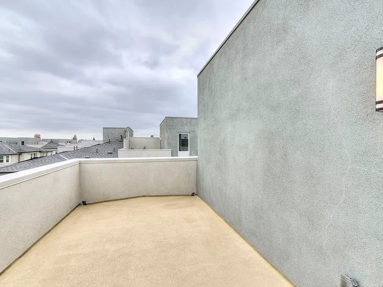 1307 Bushell St — Photo 13