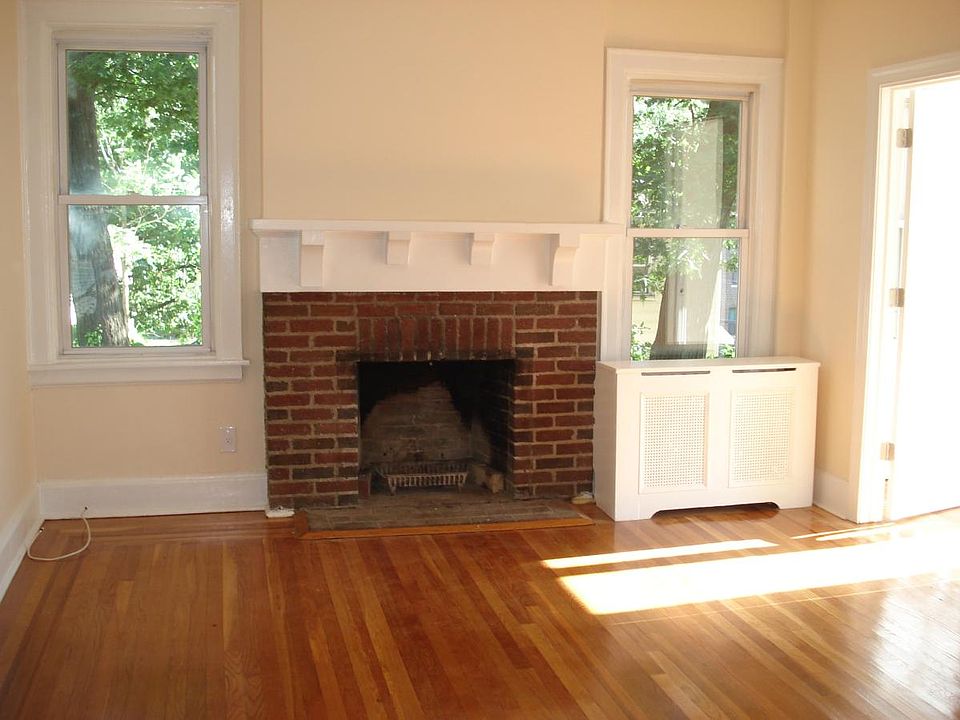 1st image of 10 Euclid Ave #1