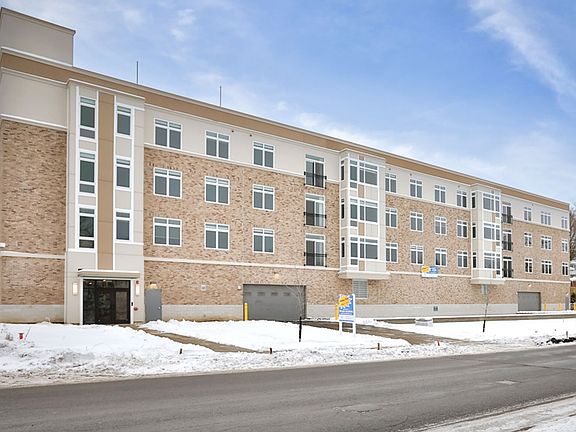 5th image of 36 Hackett Blvd #403