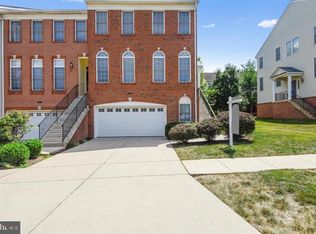 42935 Shelbourne Sq, Chantilly, VA 20152