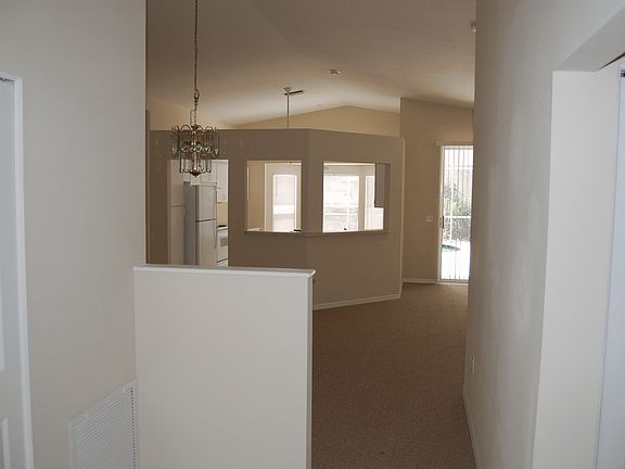 4th image of 4063 Westminster Dr