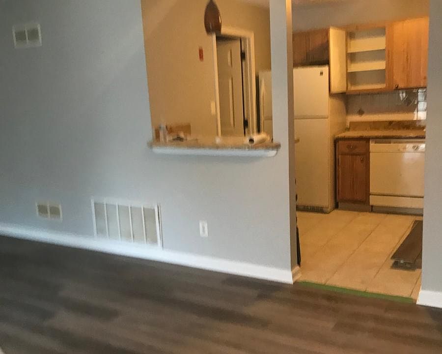 2nd image of 15-7 Sacramento Ct