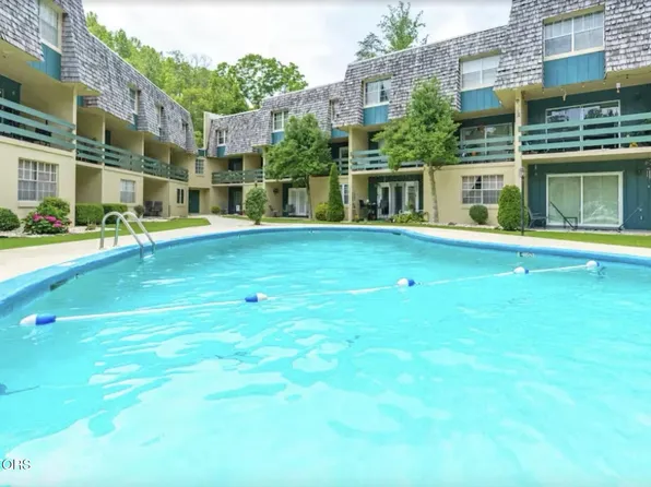 260 Roaring Fork Rd APT 220, Gatlinburg, TN 37738