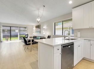 811 Club Dr, Palm Beach Gardens, FL 33418