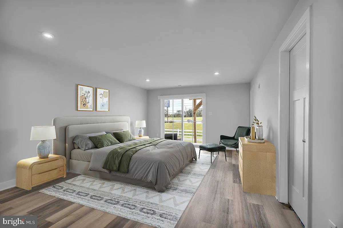 4 bed, 3.0 bath, 2285 sqft, $3,600 — Photo 3