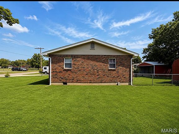 3rd image of 1310 Krei Blvd