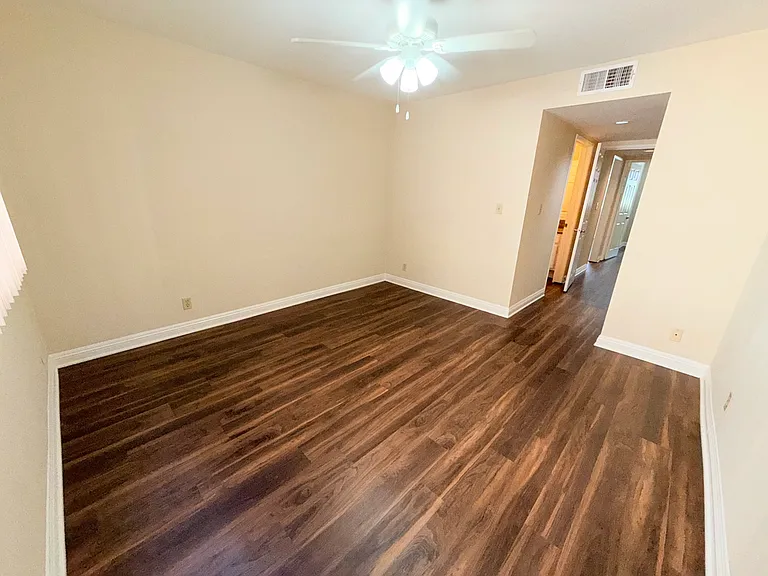 515 E Elmwood Ave #107 — Photo 11