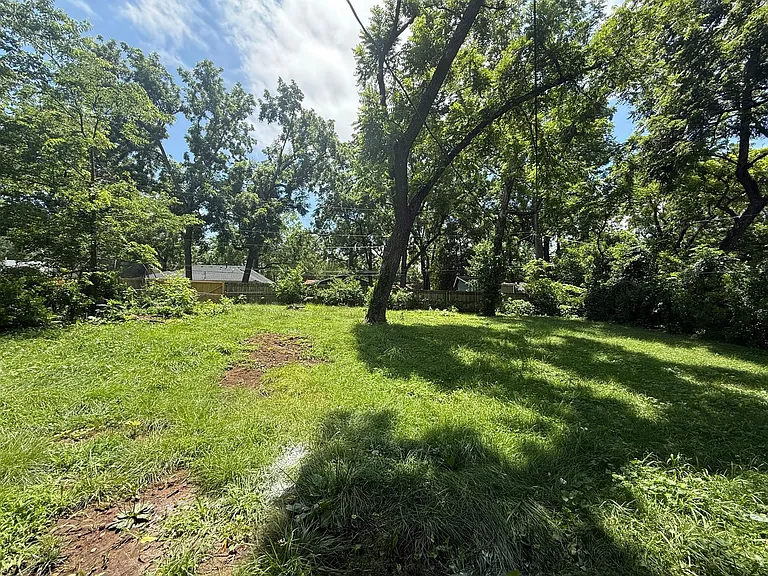 844 W Valley Ct — Photo 14