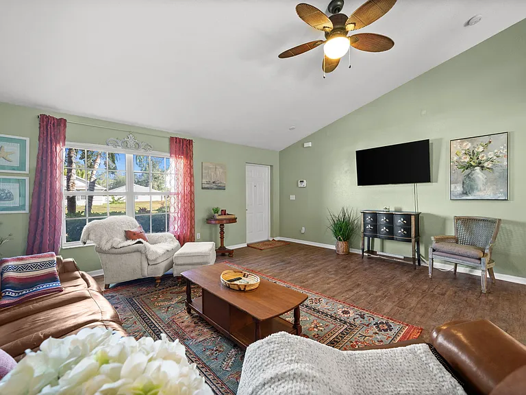 1118 NW 26th Ave — Photo 9