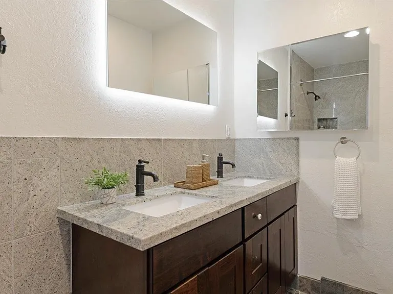 211 Grant St — Photo 7