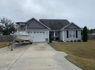 204 Long Neck Dr, Richlands, NC 28574