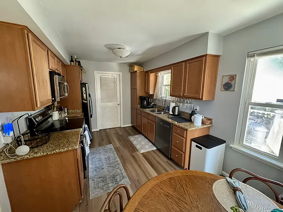 2 bed, 1.5 bath, 1040 sqft, $2,700 — Photo 4
