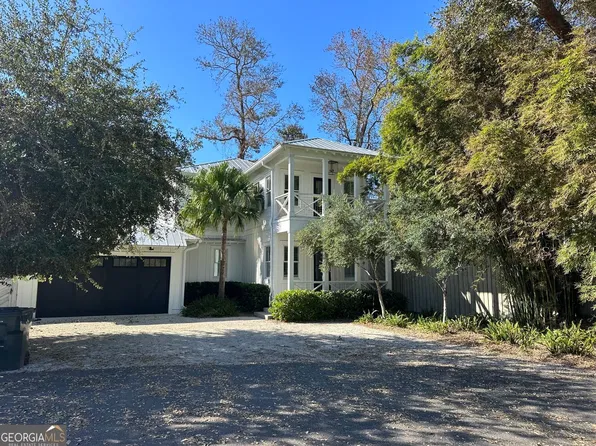 60 Glynn Oaks Ln, Saint Simons Island, GA 31522