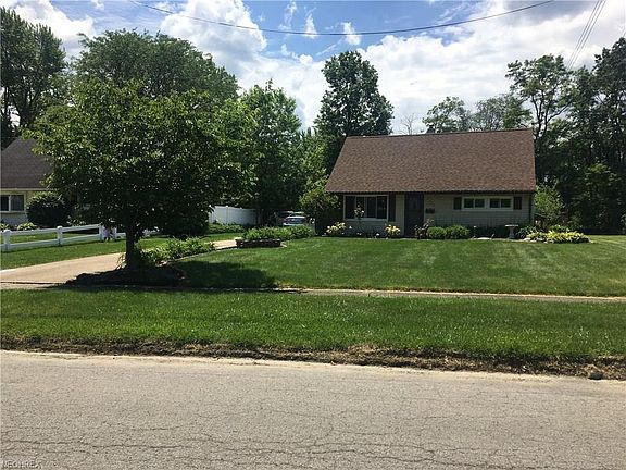4th image of 4223 Woodmere Dr
